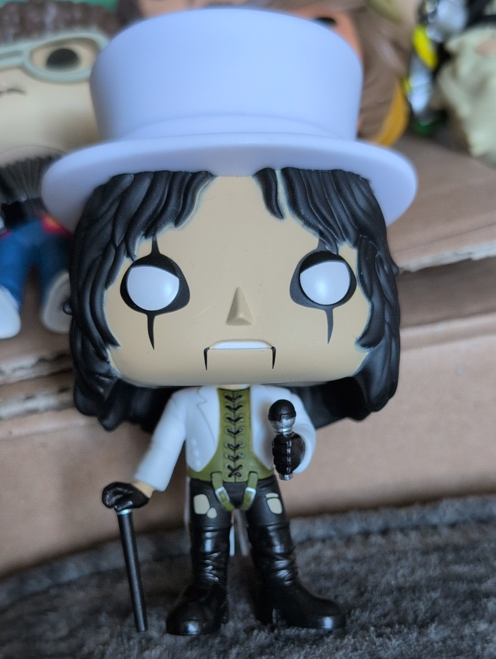 Alice Cooper Pop! Style Vinyl Figure - White Top Hat & Olive Vest